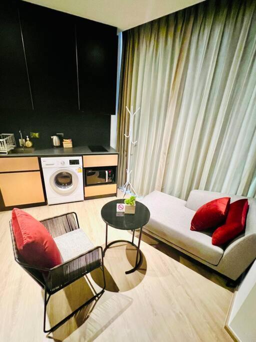 Seaview Urban Retreat Edge 1 Expansive Bedroom Apartment